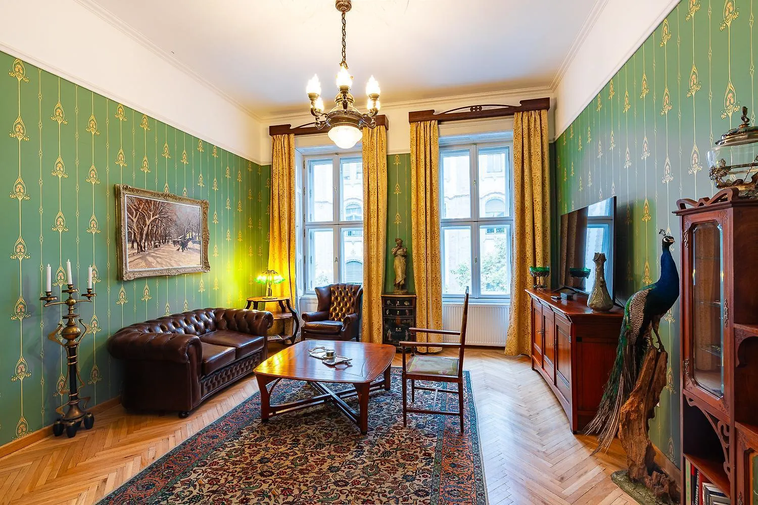 Luxury Art Nouveau Apartment Next To Parliament Building Budapest