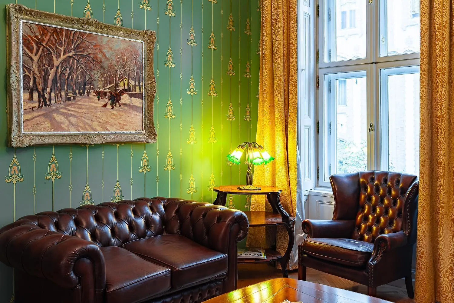 Luxury Art Nouveau Apartment Next To Parliament Building Budapest