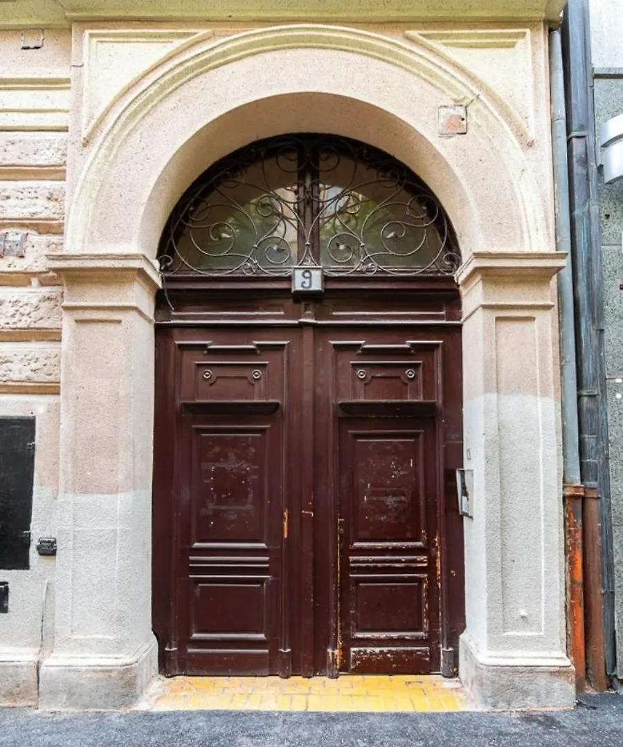 Luxury Art Nouveau Apartment Next To Parliament Building ブダペスト 0*,  ハンガリー