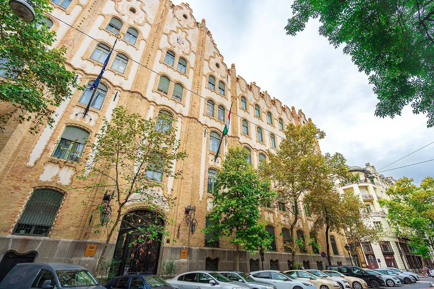 Luxury Art Nouveau Apartment Next To Parliament Building ブダペスト ハンガリー