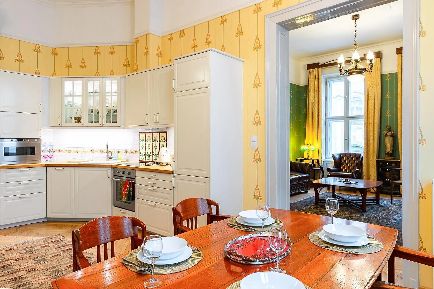 Luxury Art Nouveau Apartment Next To Parliament Building ブダペスト
